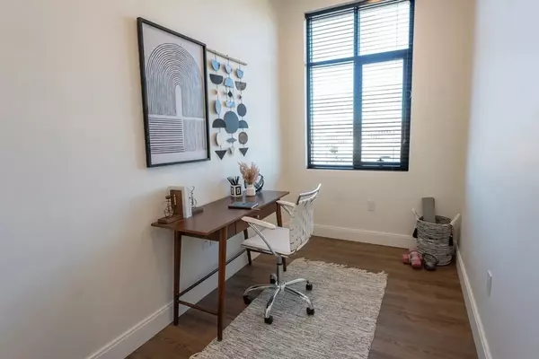 Lawrence, MA 01843,136 Essex St #501