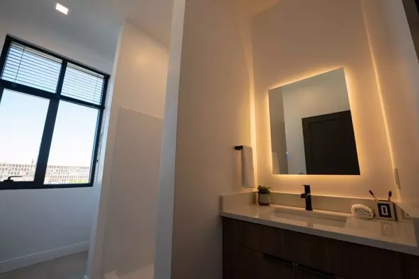 Lawrence, MA 01843,136 Essex St #501