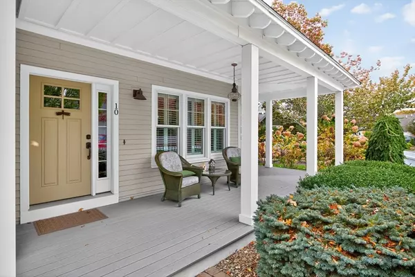 Plymouth, MA 02360,10 Shutter Latch