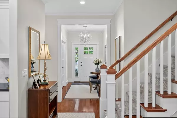 Plymouth, MA 02360,10 Shutter Latch