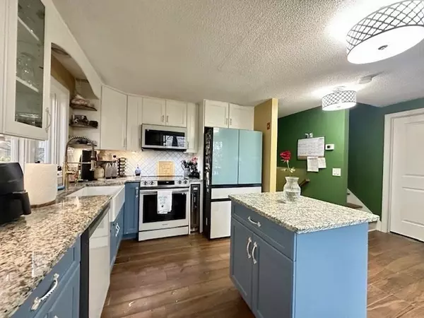 Everett, MA 02149,113 Harvard Street #1