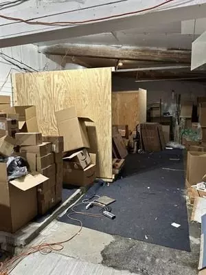 Londonderry, NH 03053,516 Mammoth #B2/U2