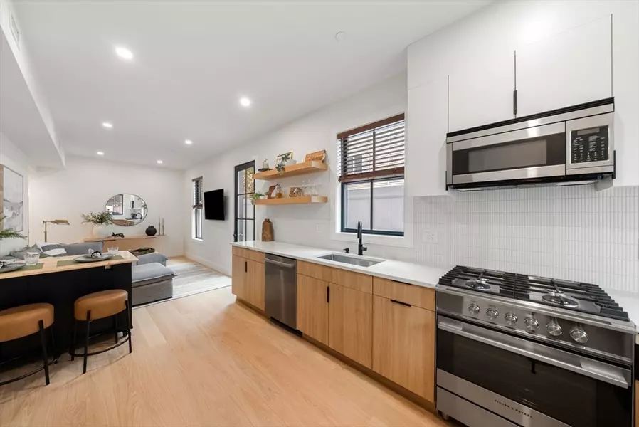 224 W 9th #1, Boston, MA 02127