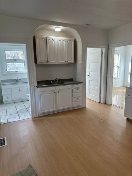 216 Clarendon Street #A, Fitchburg, MA 01420