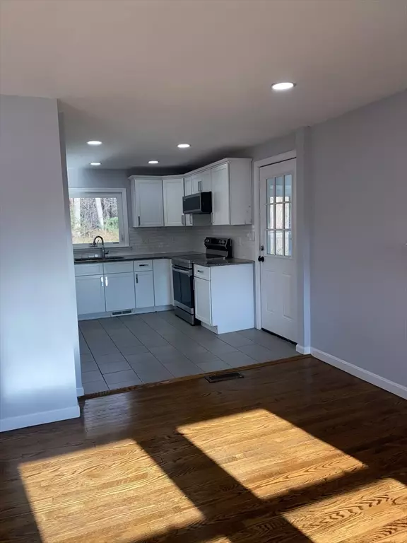 Agawam, MA 01001,267 Rowley St