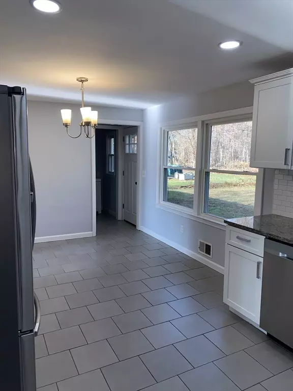 Agawam, MA 01001,267 Rowley St