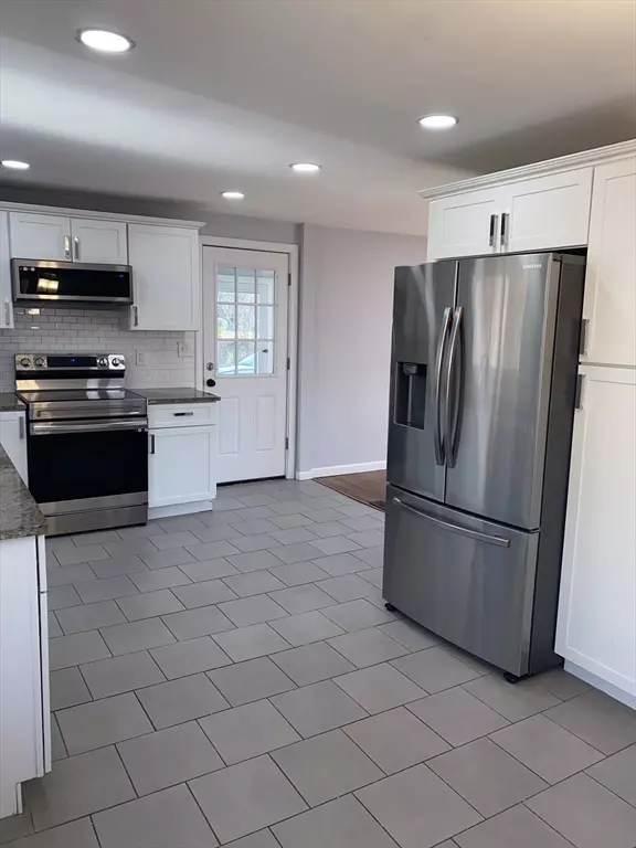 Agawam, MA 01001,267 Rowley St