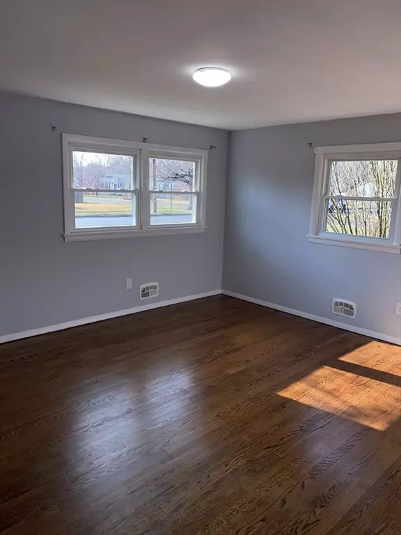 Agawam, MA 01001,267 Rowley St