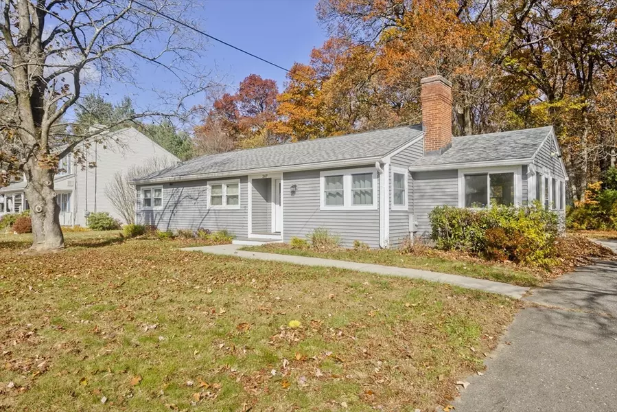 267 Rowley St, Agawam, MA 01001