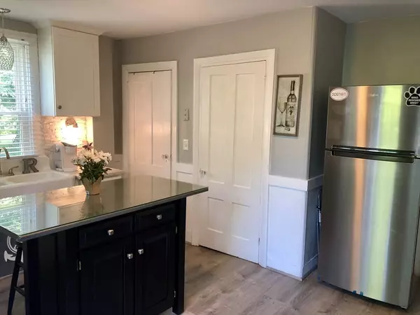 Plymouth, MA 02360,10 Cushman St #1