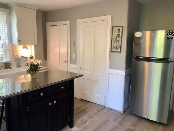 Plymouth, MA 02360,10 Cushman St #1