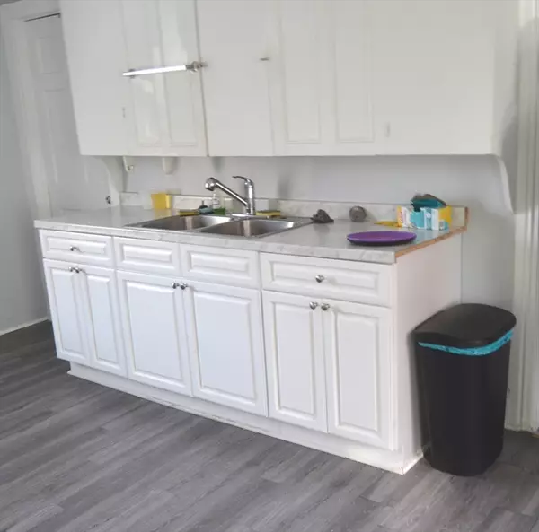 Worcester, MA 01609,13 West St.