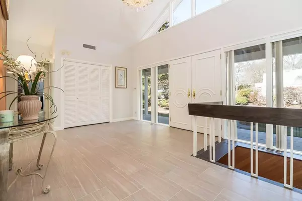 Newton, MA 02465,69 Crestwood Rd