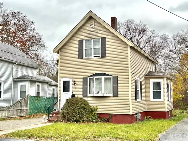 51 Shores St, Taunton, MA 02780