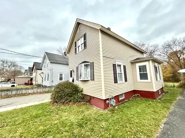 Taunton, MA 02780,51 Shores St