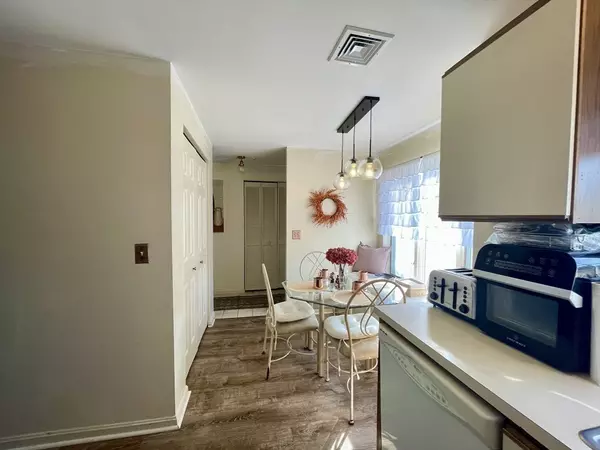 Fall River, MA 02721,700 Shore Dr #6-604