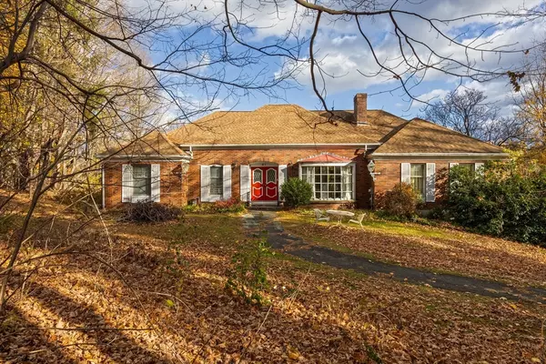 South Hadley, MA 01075,41 Woodbridge St