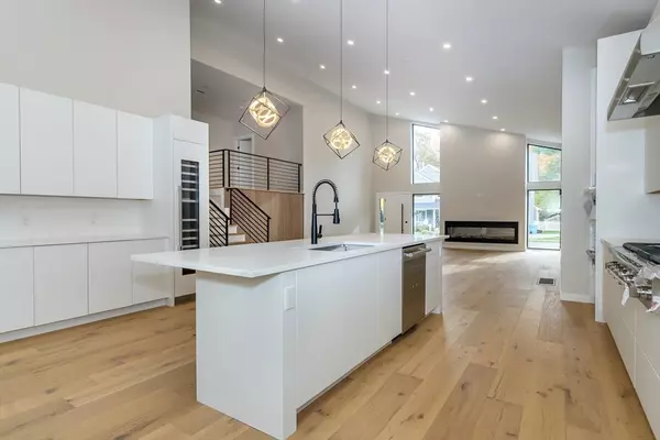 Needham, MA 02494,62 Evelyn Road