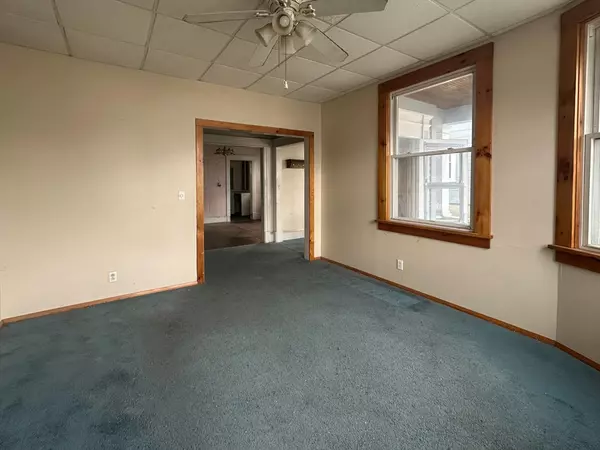 Pittsfield, MA 01201,14 Bay State Rd