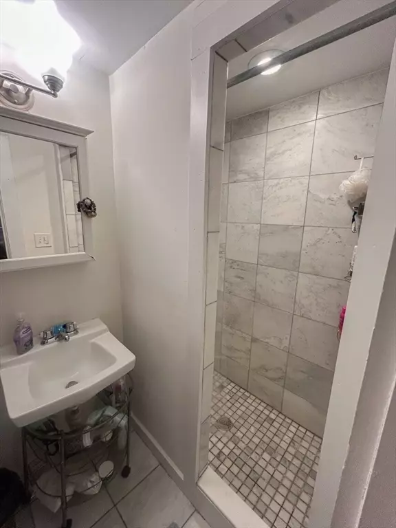 Boston, MA 02114,63 Hancock #3R