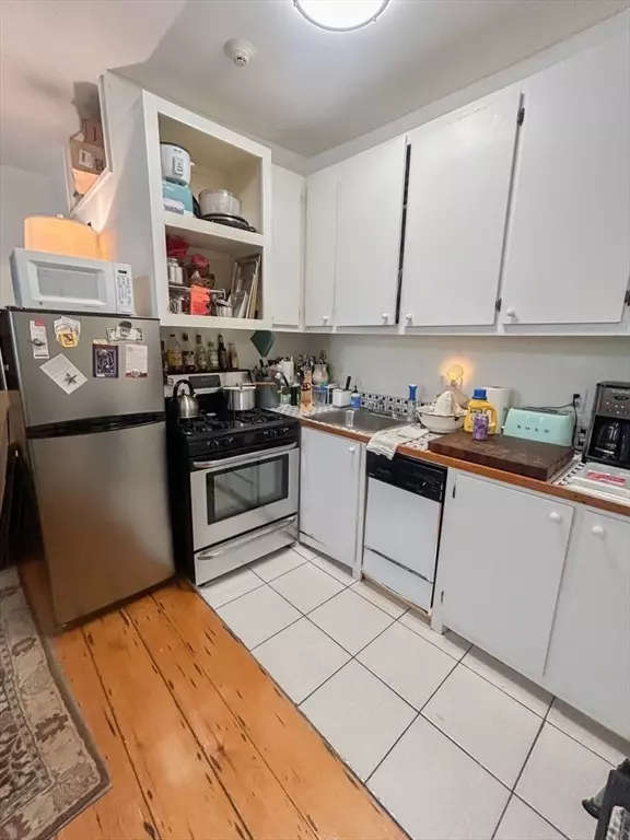 Boston, MA 02114,63 Hancock #3R