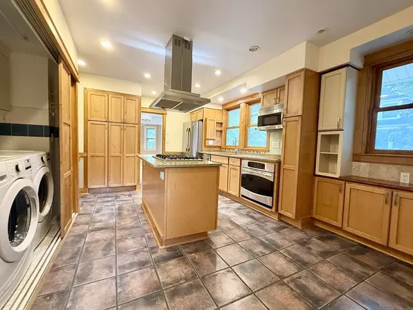 Newton, MA 02459,25-27 Westbourne Rd #27