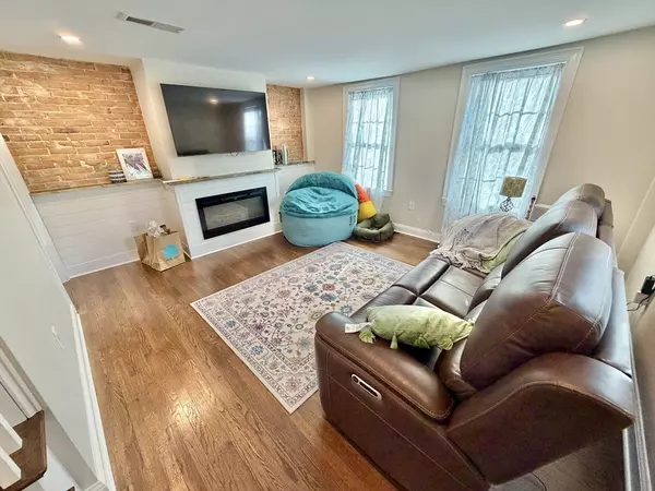 Bedford, MA 01730,48 Springs #Rd