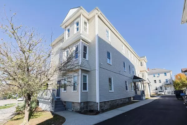 764 Plymouth Ave, Fall River, MA 02721