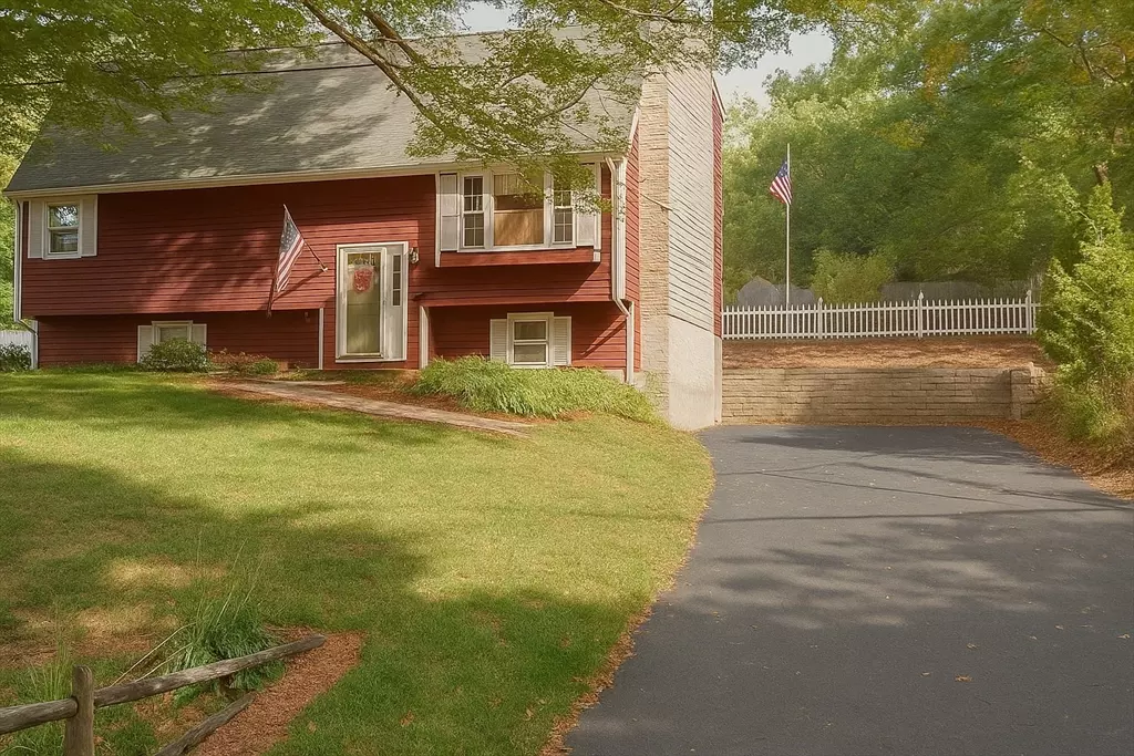 Auburn, MA 01501,37 Elmwood Street