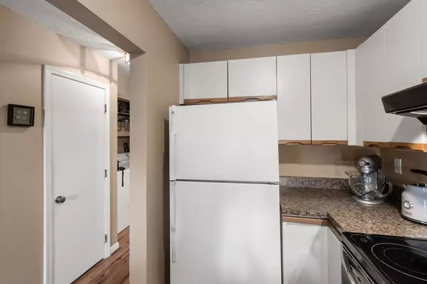 Medway, MA 02053,280 Village St #D2