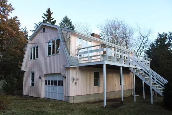 34R Summer St, Rockport, MA 01966