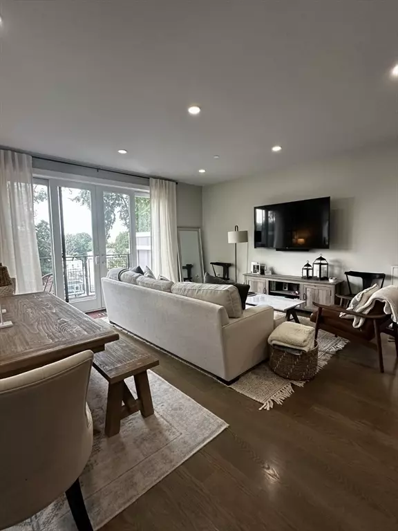 Boston, MA 02122,34 Dix St #5