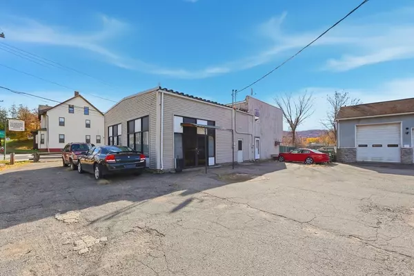 Ware, MA 01082,118 W Main St