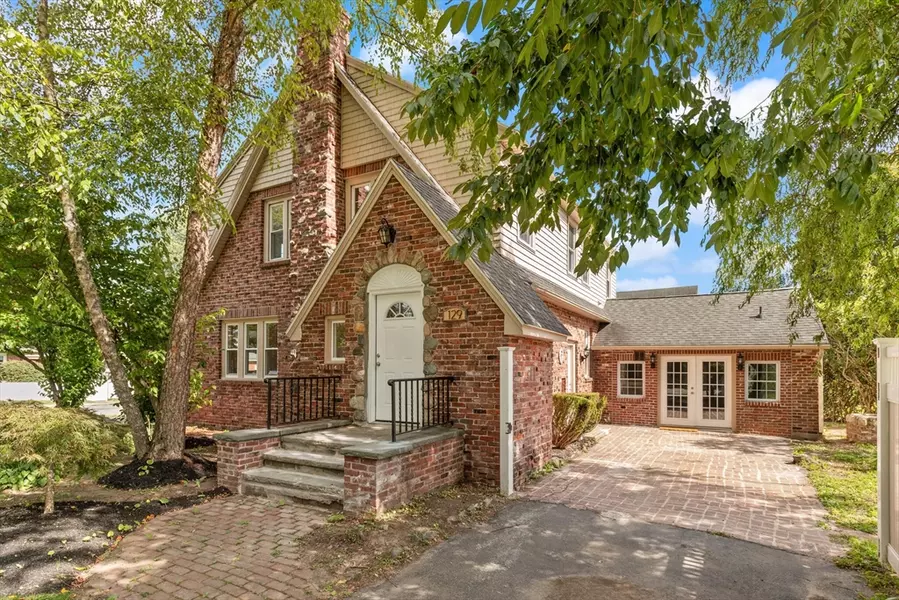 129B Maple Ave #B, Shrewsbury, MA 01545