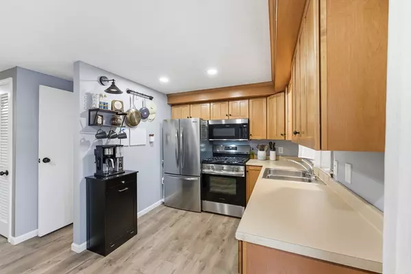 Agawam, MA 01001,72 Plantation Drive #72