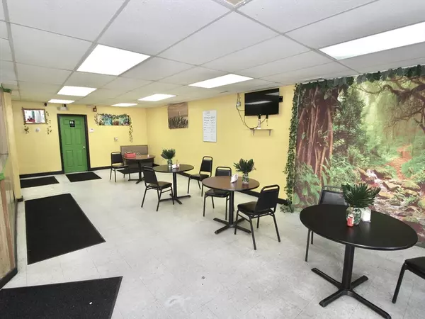 Worcester, MA 01604,312 Grafton St