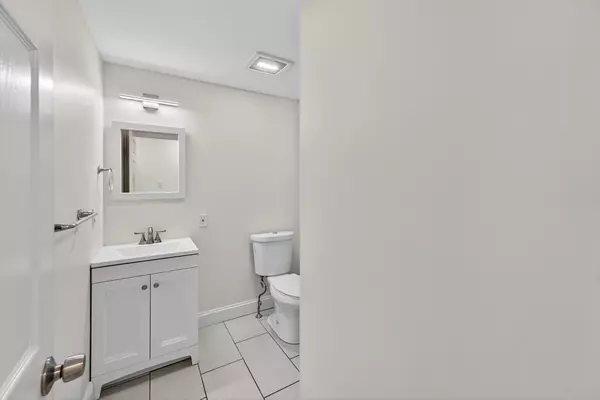 East Providence, RI 02906,31 Peach Ave