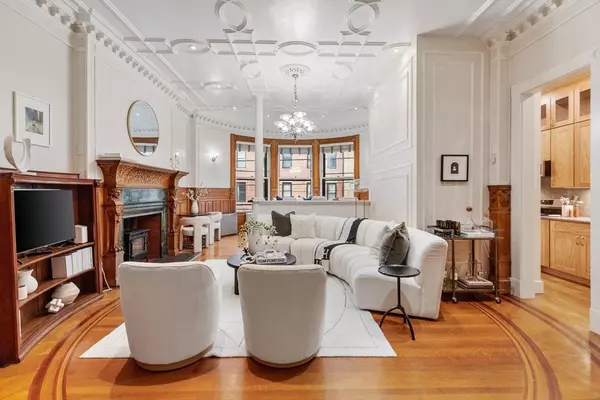 Boston, MA 02116,261 Marlborough St #4R