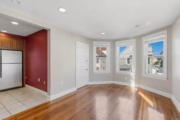 New Bedford, MA 02746,362 Earle St