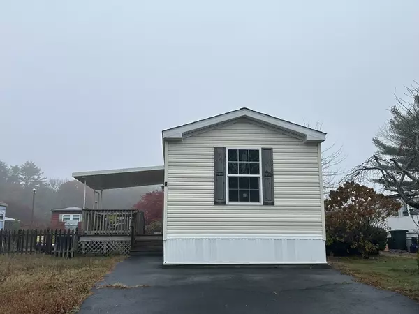 8 Alfred St, Wareham, MA 02538