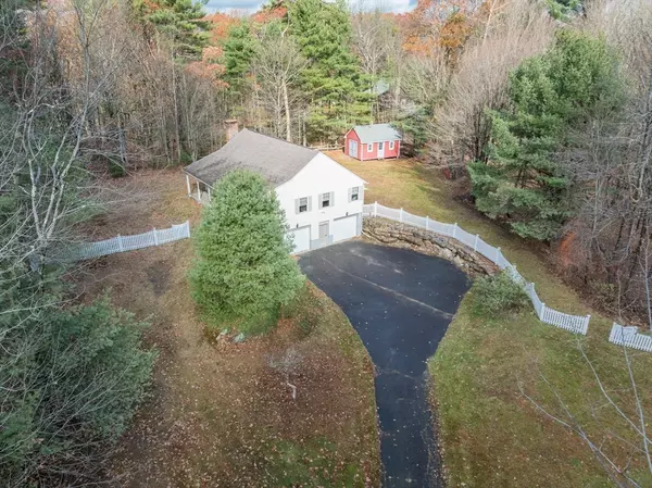 45 Hollow Rd, Wales, MA 01081