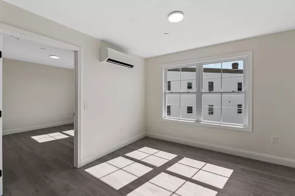 Lynn, MA 01902,472 Essex Street #101