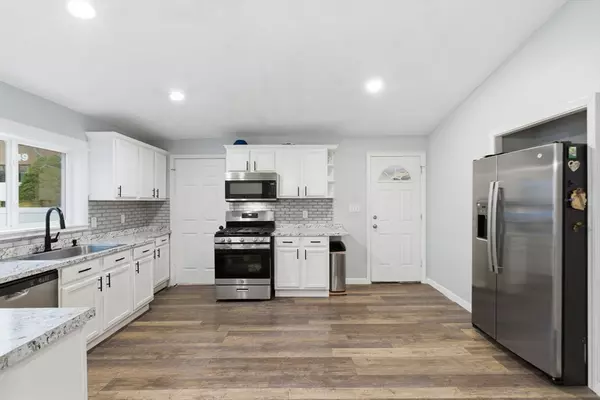 53 James St, Worcester, MA 01603