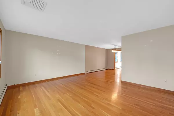 Northborough, MA 01532,59 Indian Meadow Dr