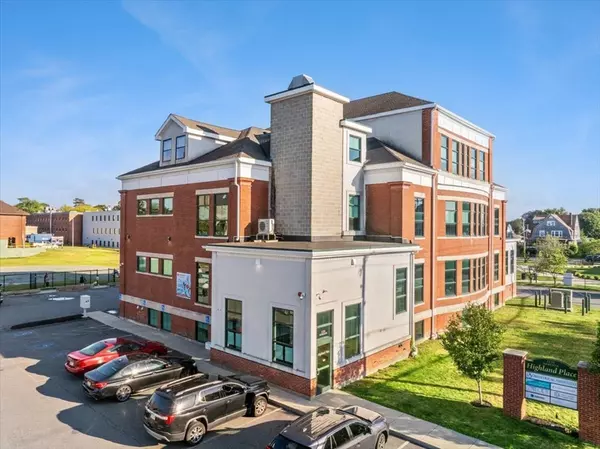 Fall River, MA 02720,1151 Robeson St #2