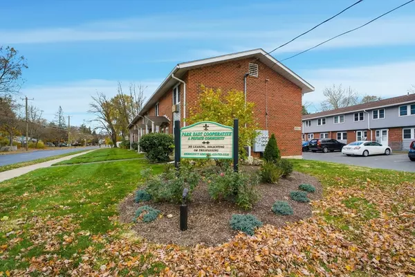 Springfield, MA 01118,19 Manor Court #19