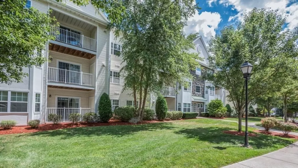 2 Littles Brook Court #5-33, Burlington, MA 01803