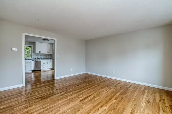 Attleboro, MA 02703,48 Intervale Ave #3