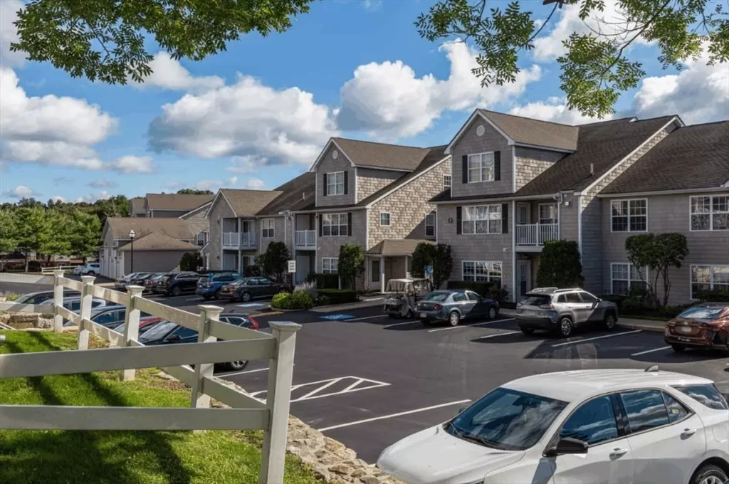 Marlborough, MA 01752,3 Farmhouse Lane #14-16