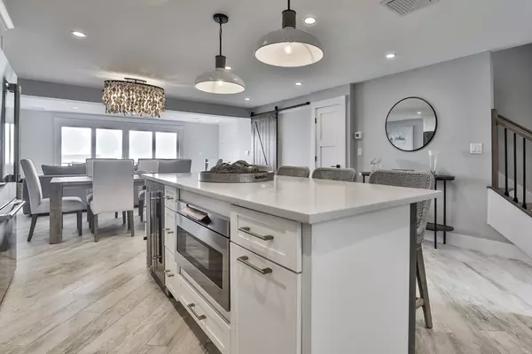 Manchester, MA 01944,45 Raymond Street #7